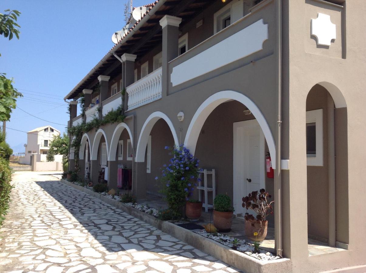 Babis Apartments & Studios Iremia Acharavi  Luaran gambar