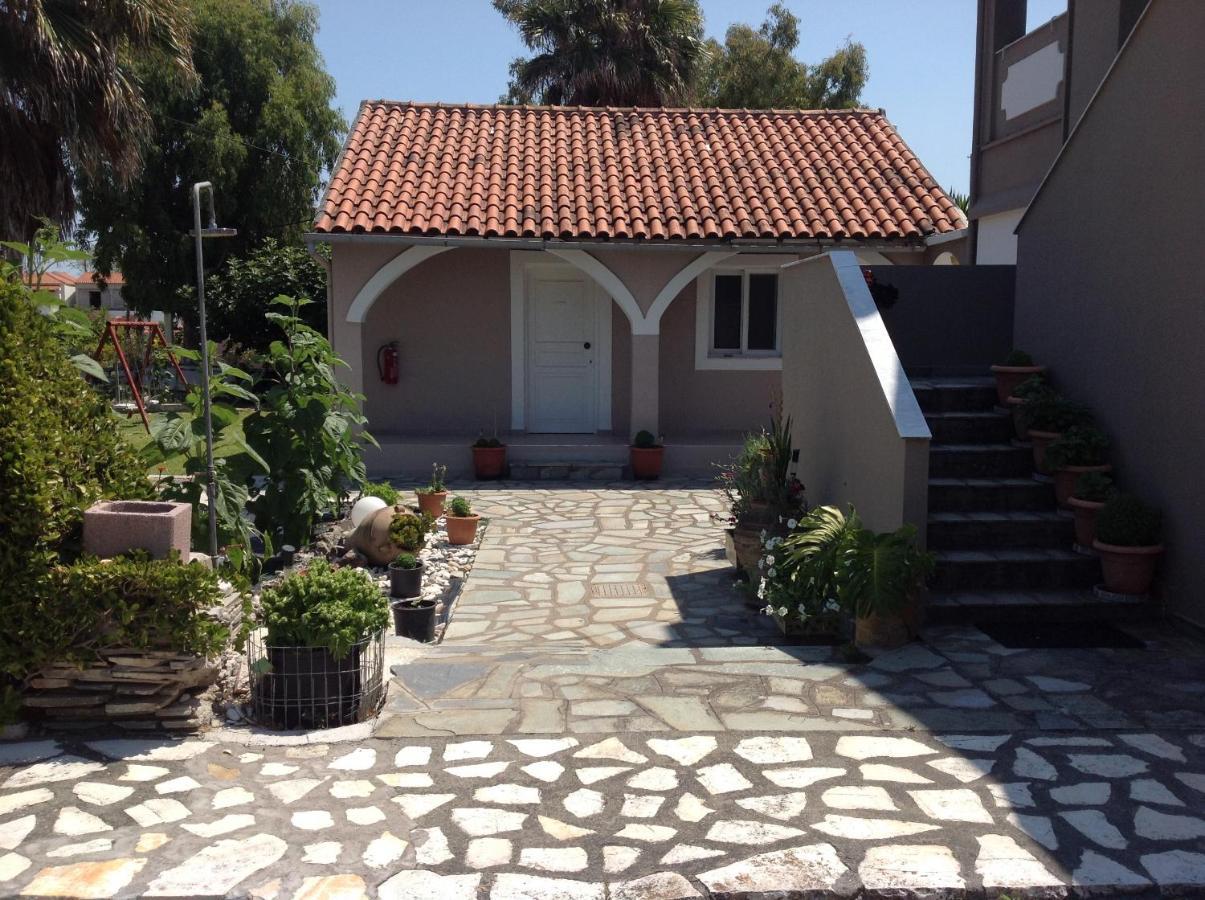 Babis Apartments & Studios Iremia Acharavi  Luaran gambar